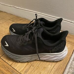 Black hokas
